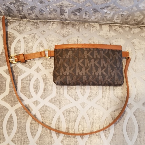 Michael Kors Belt Bag MK Signature Fanny Pack - Picture 2 of 8